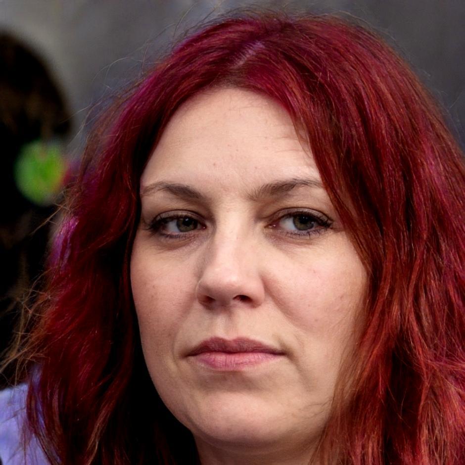 Elena Martínez, Directora de Estrategia Financiera en yevonoulumes
